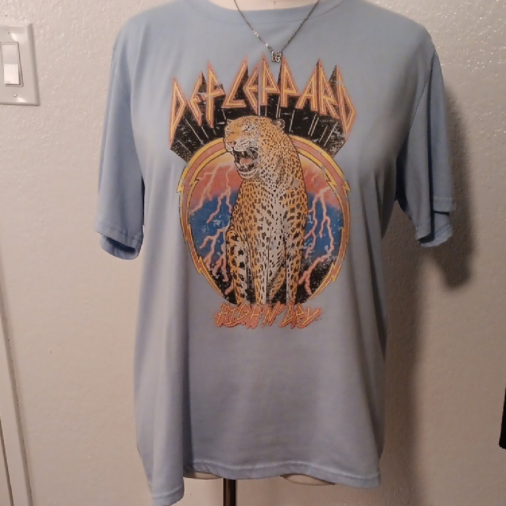 Def Leppard Preloved Graphic T-Shirt in Light Blue